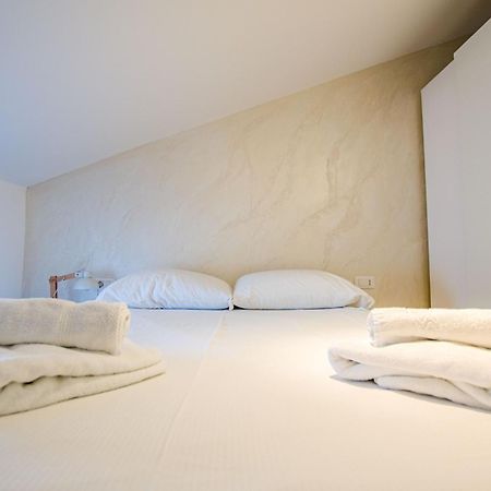 Casa Vacanze Al Teatro Триест Екстериор снимка