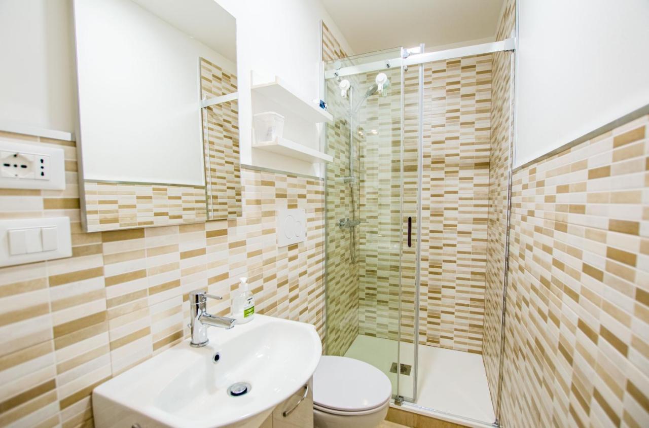 Casa Vacanze Al Teatro Триест Екстериор снимка