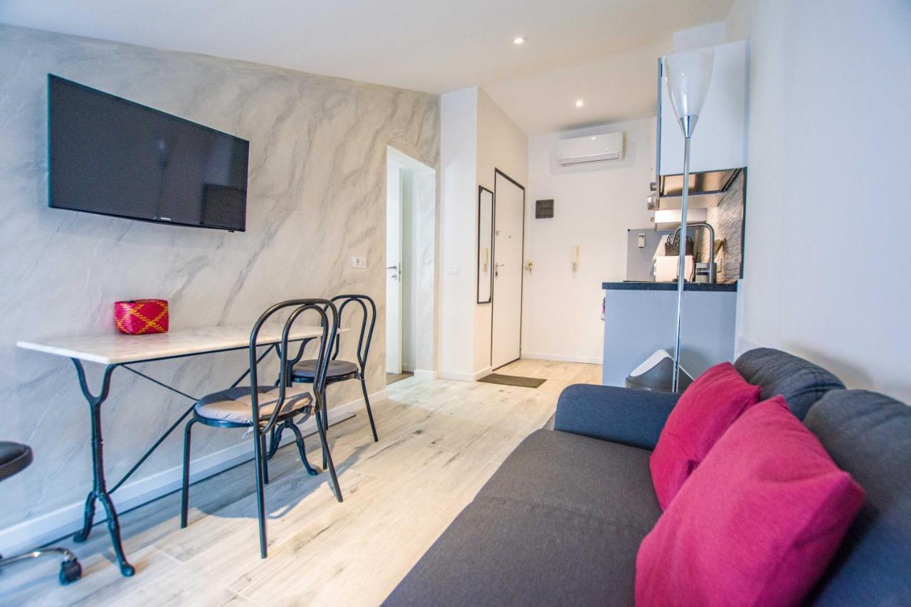 Casa Vacanze Al Teatro Триест Екстериор снимка